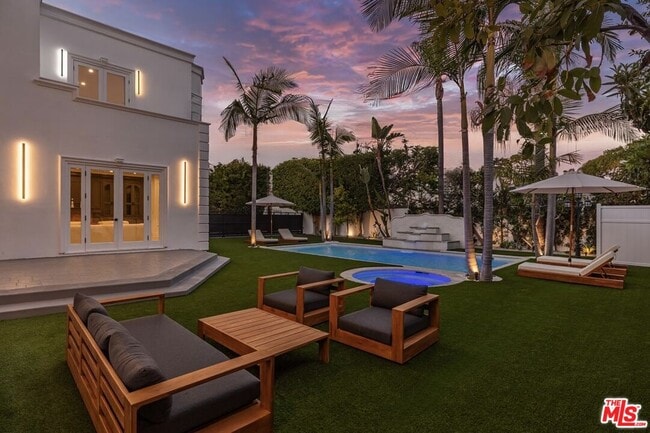 Building Photo - 504 Elm Dr