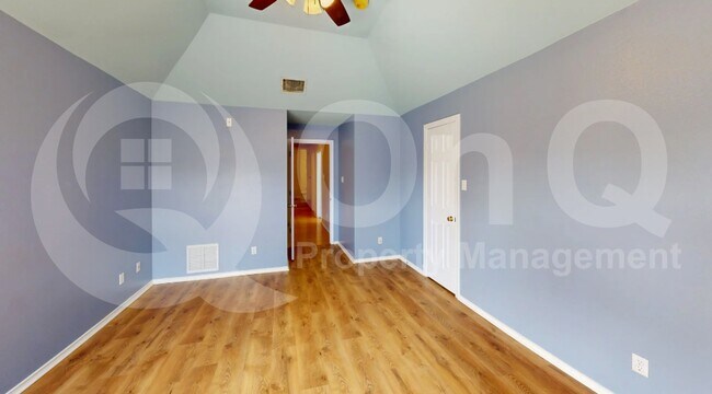 Building Photo - 3805 Stockport Dr