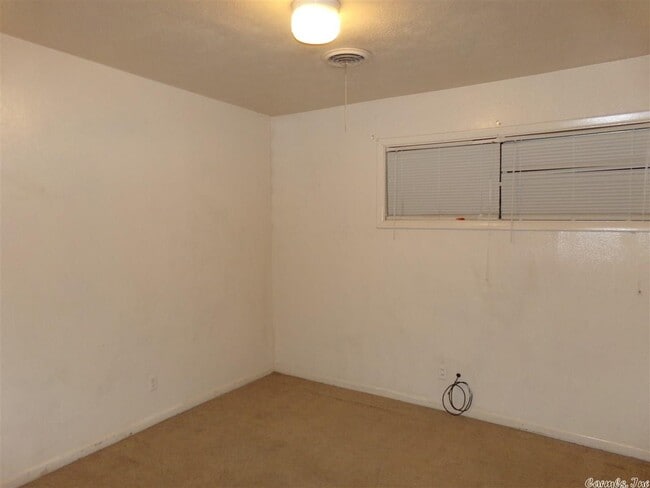 Building Photo - 39 Hatfield Dr