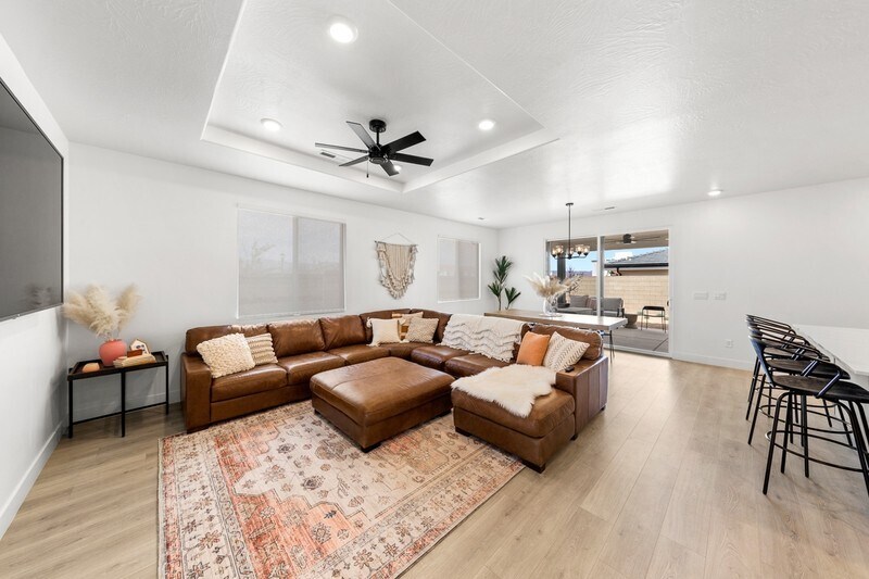 Building Photo - 752 W Cypress Umber Dr