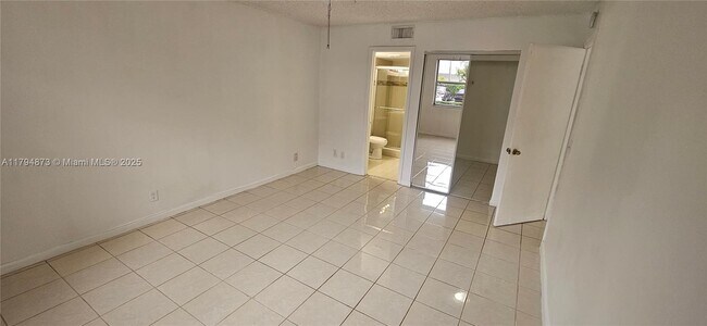 Building Photo - 9001 Wiles Rd