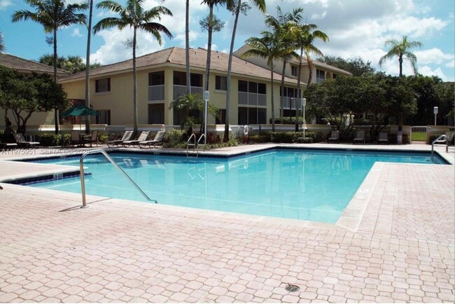 Building Photo - 14208 Glenmoor Dr