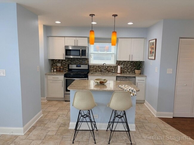 Building Photo - 6540 S Kenwood Ave