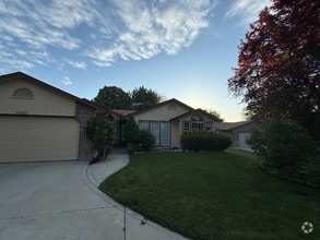 Building Photo - 4860 Kachinas Ave
