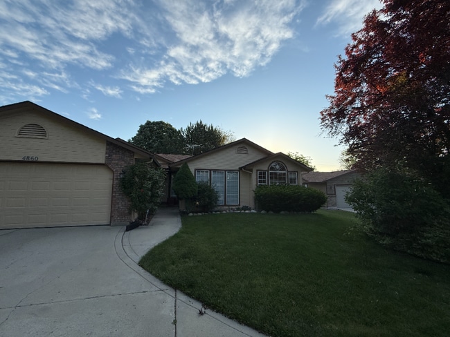 Primary Photo - 4860 Kachinas Ave