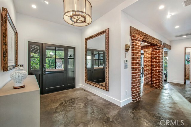 Building Photo - 27151 Mission Hills Dr