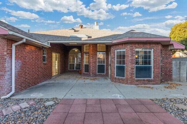 Building Photo - 9512 Rosas Ave NE