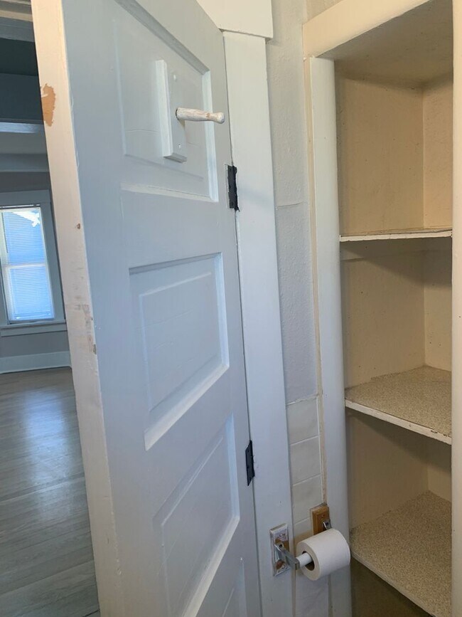 Building Photo - 2102 8th Ave