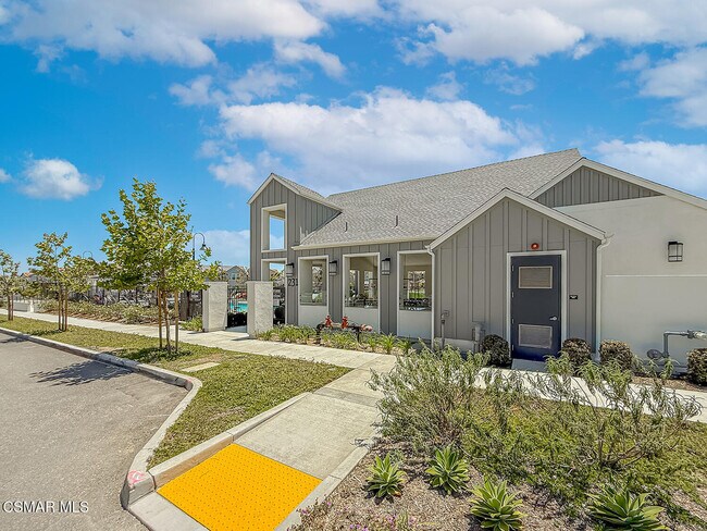 Building Photo - 227 Capistrano Dr