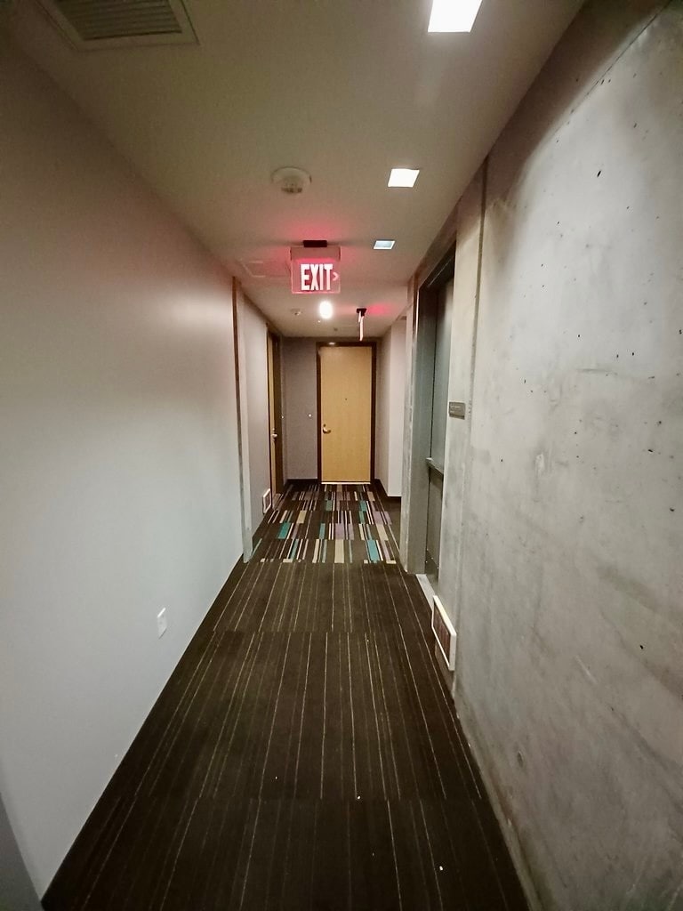 Building Photo - 353 E Bonneville Ave