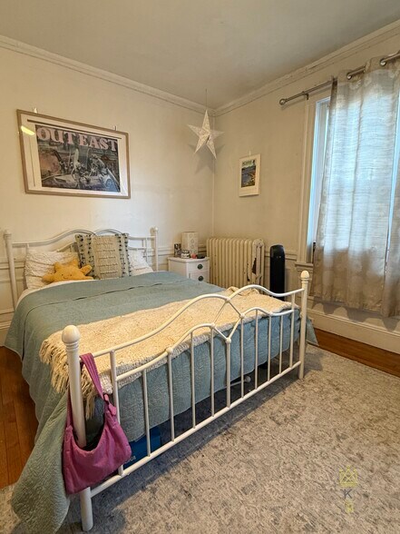 Building Photo - 56 Egmont St