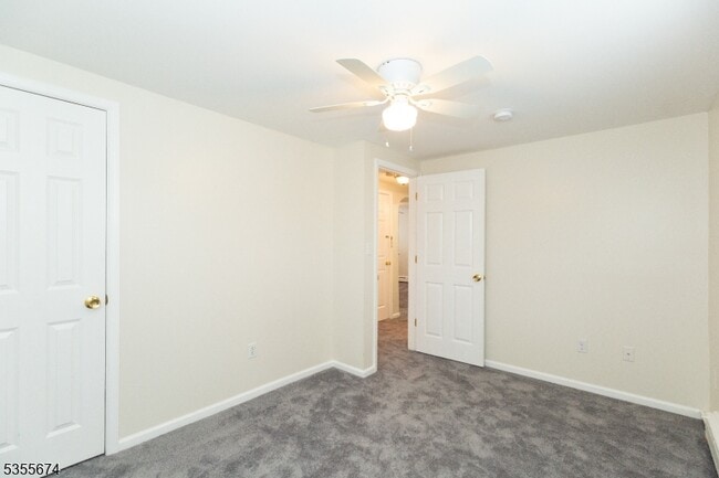 Building Photo - 200 Plainfield Rd