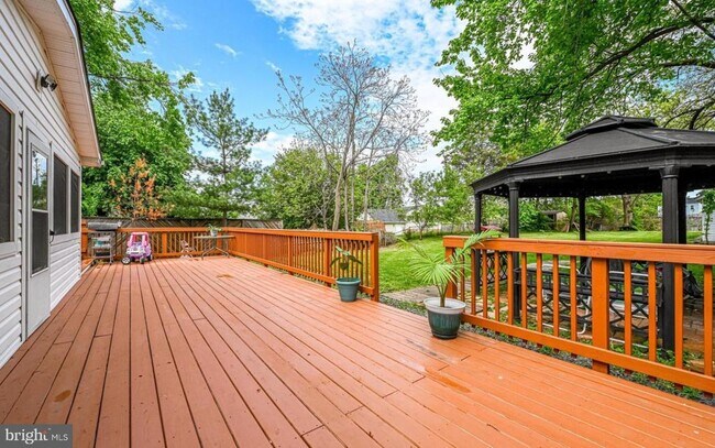 Building Photo - 4005 Lees Corner Rd