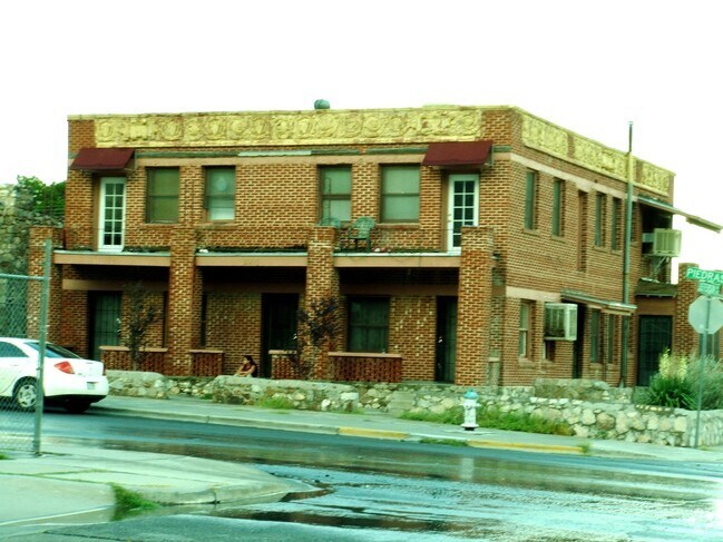 Building Photo - 3900 N Piedras Ave