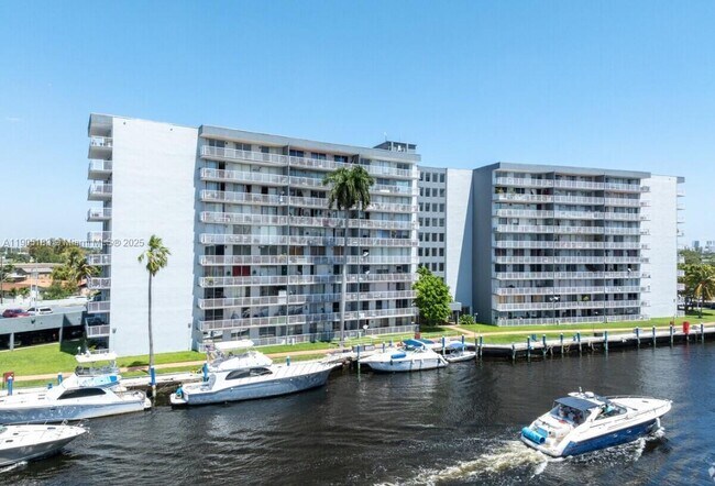 Building Photo - 1800 NW 24th Ave