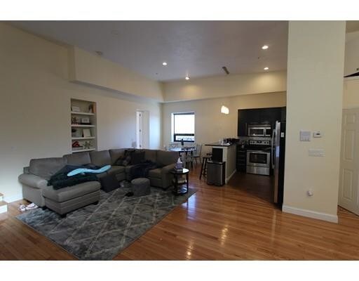 Building Photo - 1032 Commonwealth Avenue