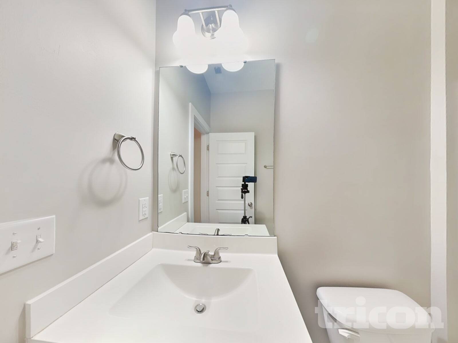 Building Photo - 8 Golden Crk Trl