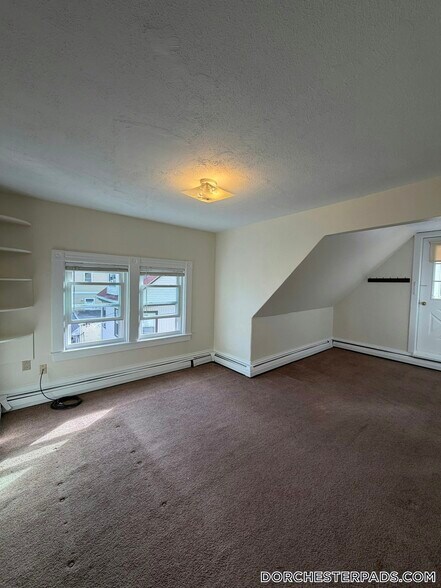 Building Photo - 393 Adams St