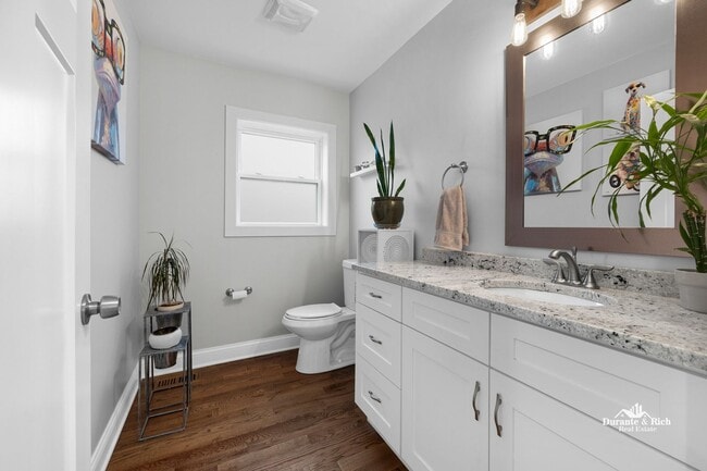Building Photo - Stunning 4 Bedroom, 3.5 Bath Executive Rental