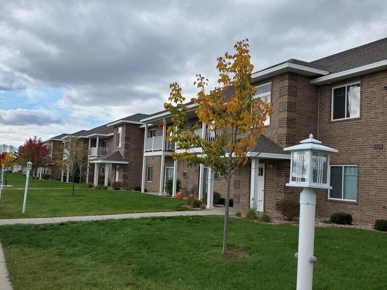 Village View 3415 Hilltop Way Green Bay WI 54301 Apartment Finder