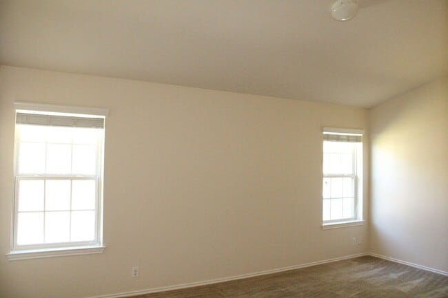 Building Photo - TERRACES AT BENTWOOD RANCH