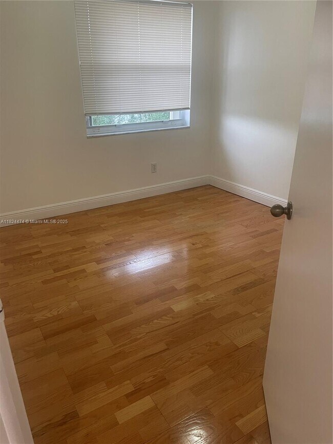 Building Photo - 16852 SW 148th Ave