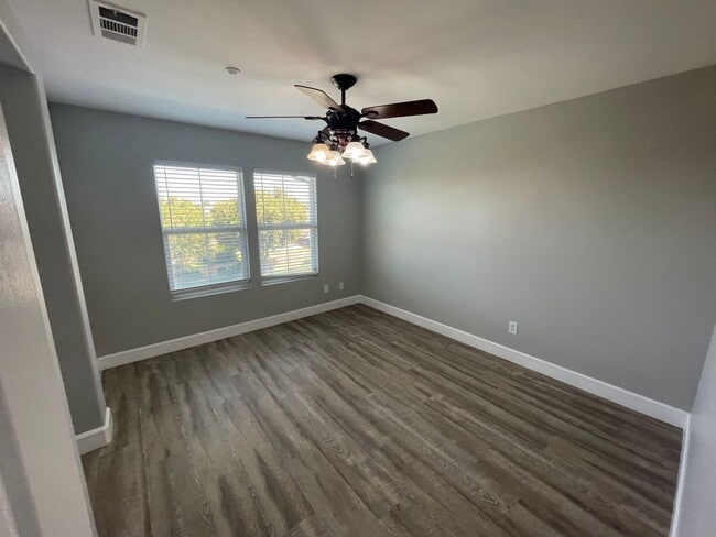 Building Photo - 33810 Willow Haven Ln