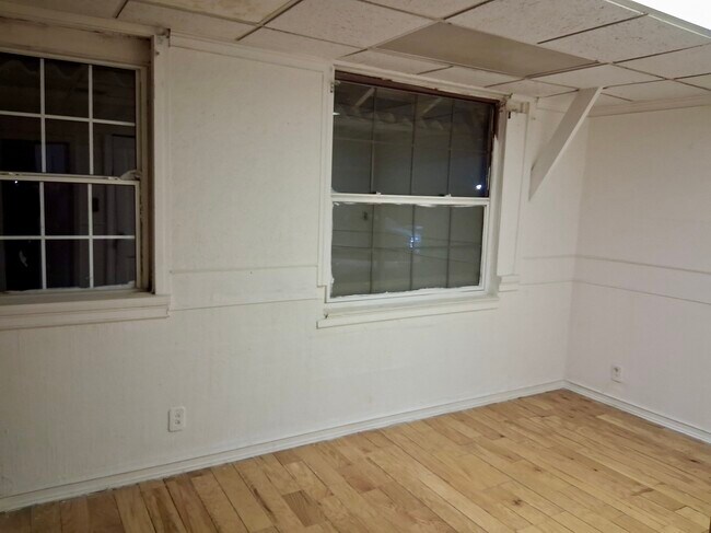 Building Photo - 544 Paseo Real Dr