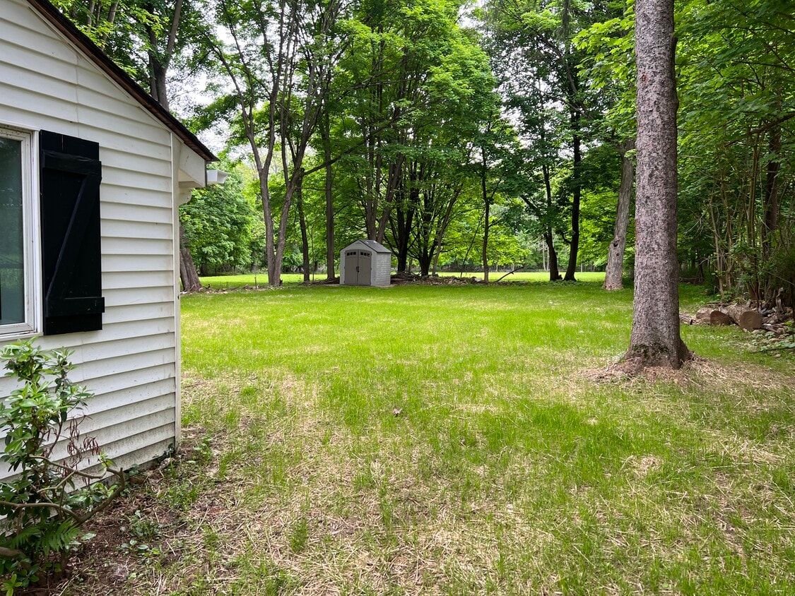 Building Photo - 182 Stephensburg Rd