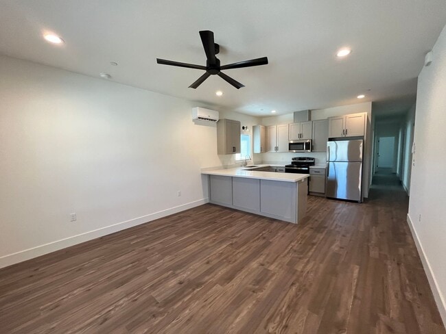 Building Photo - Newly built homes with City of Redding solar!