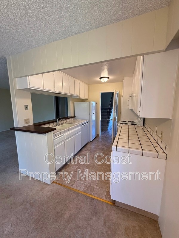 Building Photo - 1360 Josselyn Canyon Rd
