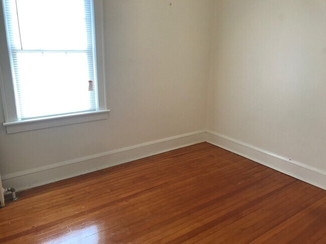 Building Photo - Braddock Rd Boening