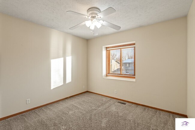 Building Photo - WELCOME HOME!