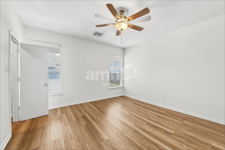 Building Photo - 1631 Laura Anne Dr