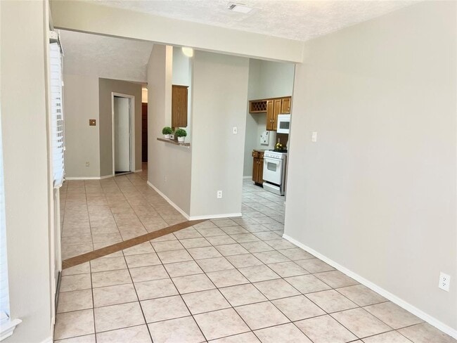 Building Photo - 16307 Ginger Run Way