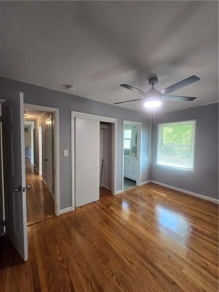 Building Photo - 2971 Belaire Cir