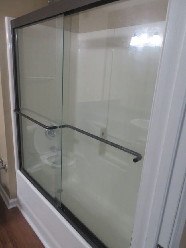 Building Photo - 2 Blocks from UT Law School - 3bd/2ba with TWO PARKING SPOTS Available for FALL 2026!