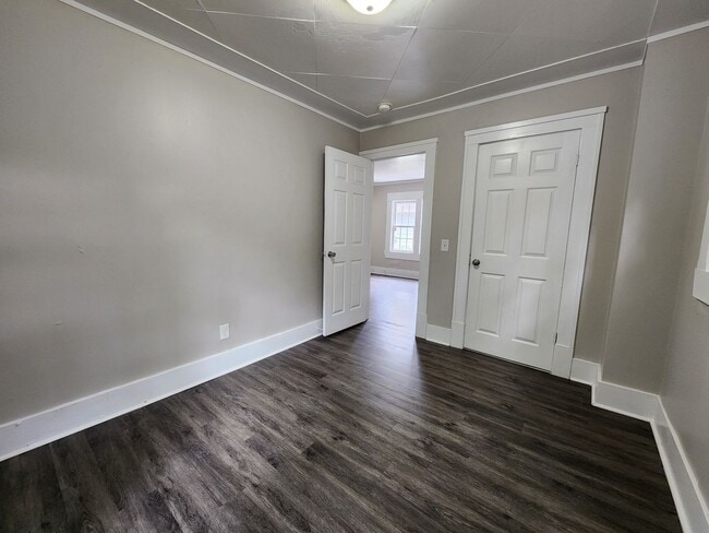 Building Photo - Spacious 2-Bedroom, 1-Bathroom Home AVAILA...