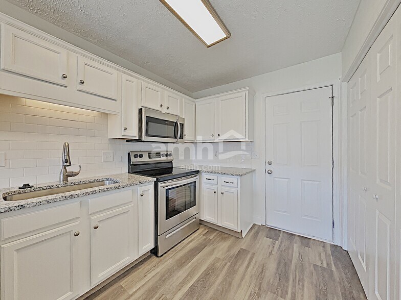 Building Photo - 1117 Mantle Way