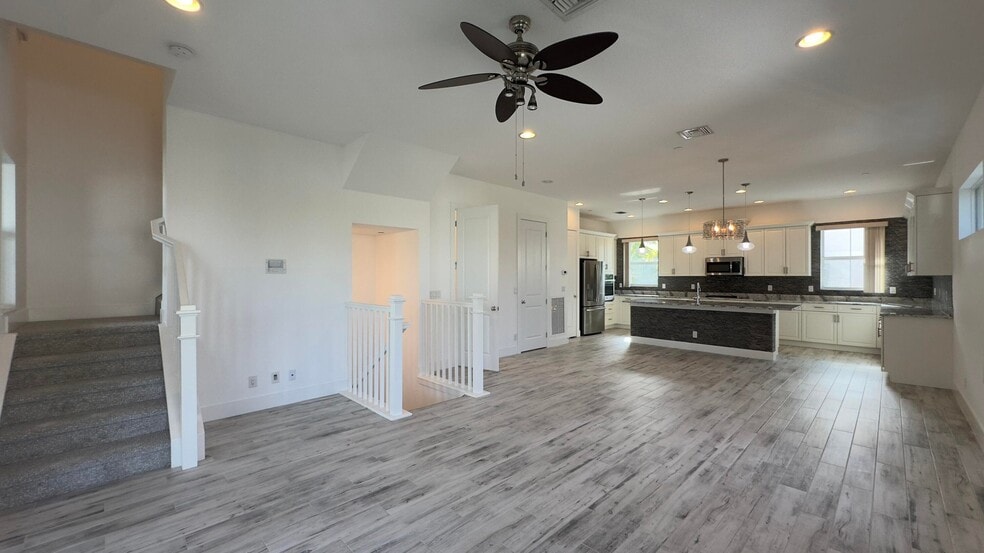 Building Photo - 12963 Alton Rd