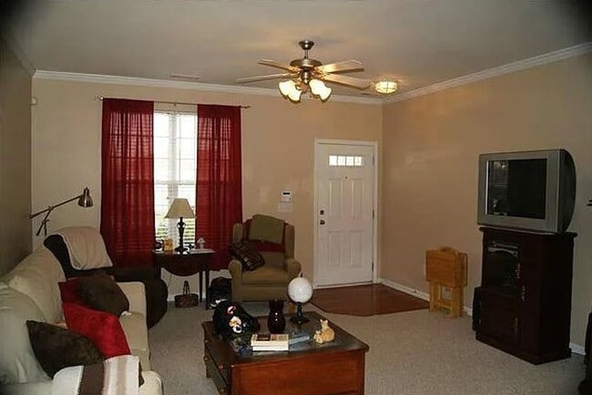 Building Photo - 21 Canary Ct