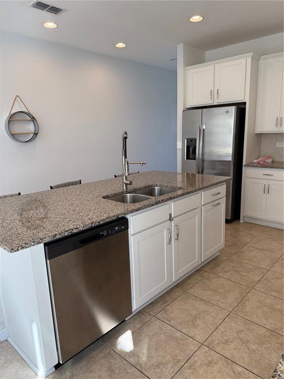 Building Photo - 5593 Western Sun Dr