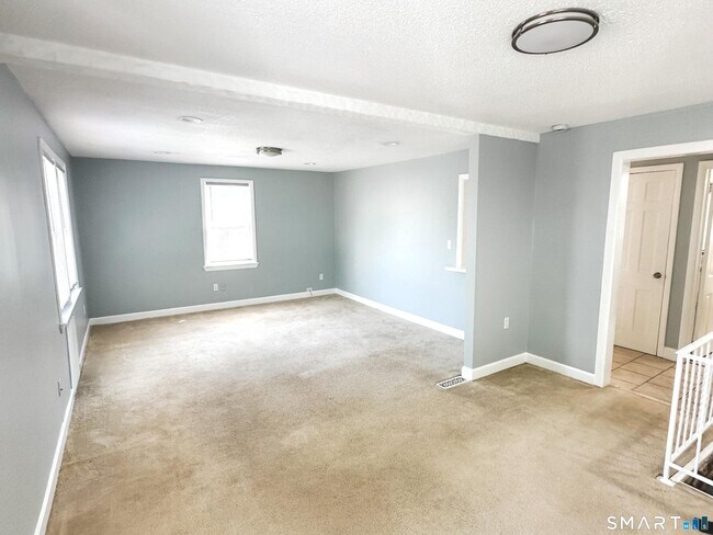 Building Photo - 439 Henry Ave Ext