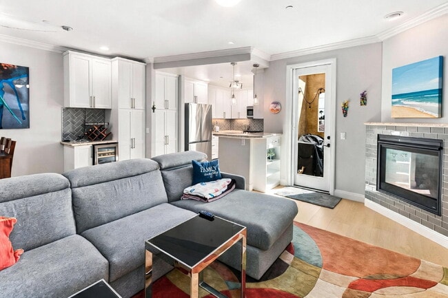 Building Photo - Your Furnished Coastal Escape Awaits!
