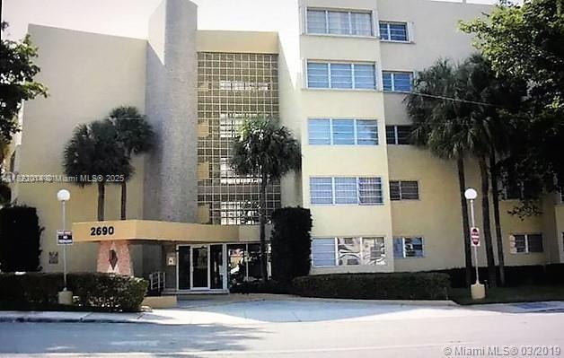 Building Photo - 2690 SW 22nd Ave