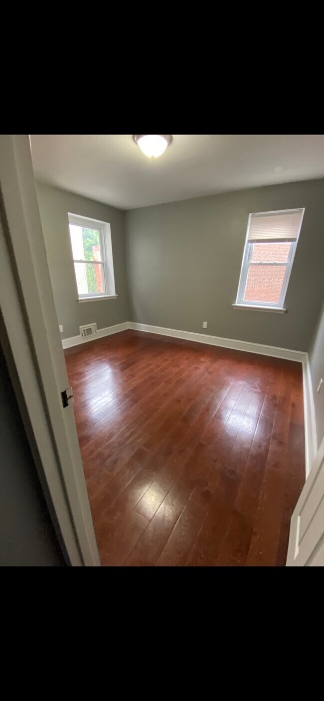 Bdrm - 603 N 32nd St