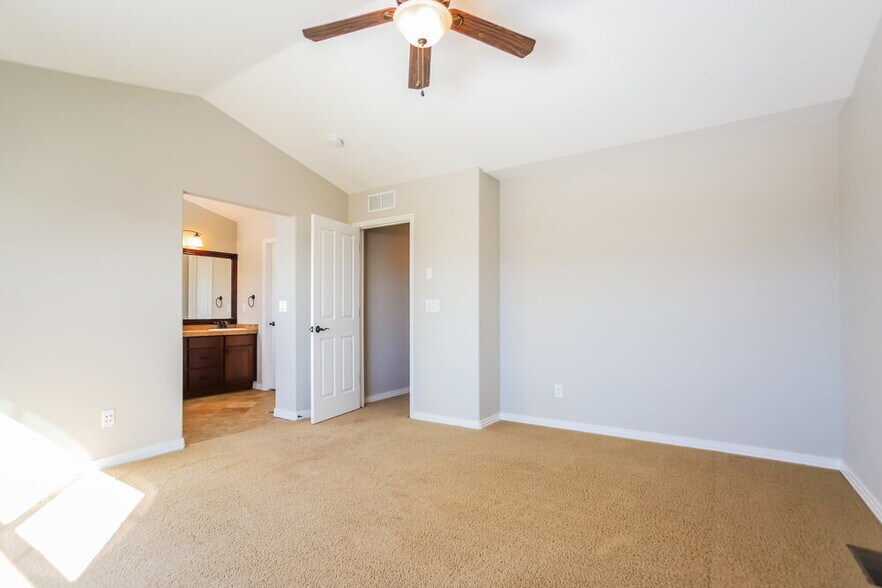 Building Photo - 7149 S Little River Ct