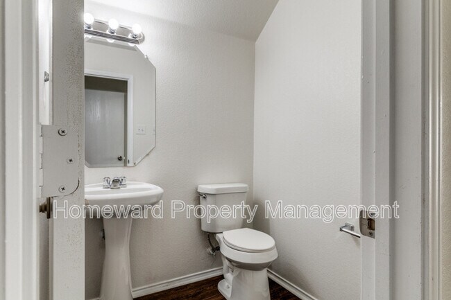 Building Photo - 7544 Lazy Spur Blvd