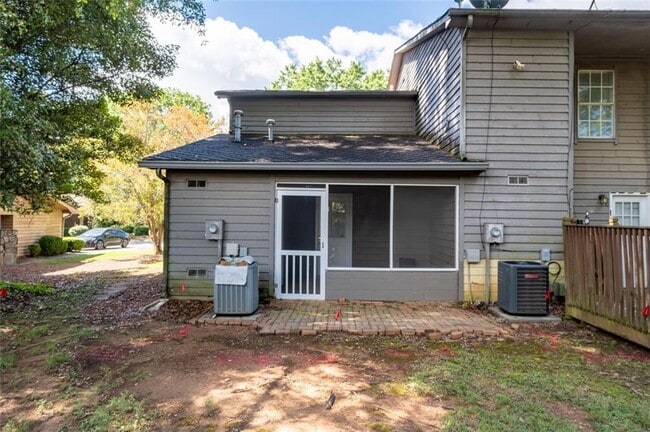 Building Photo - 1657 Wynndowne Trail