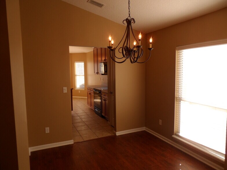 Building Photo - 979 Steeple Chase Ln